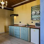 Agnanti Studios Apartment