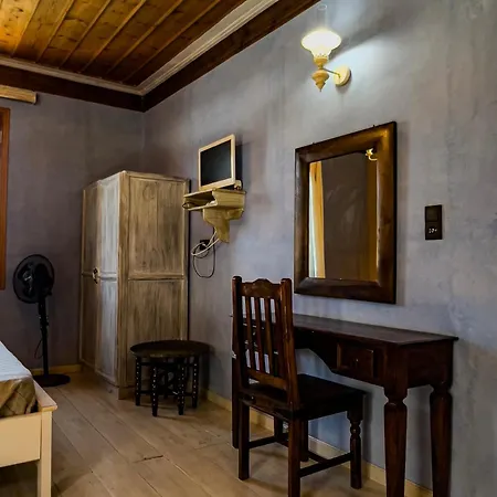 Agnanti Studios Apartment