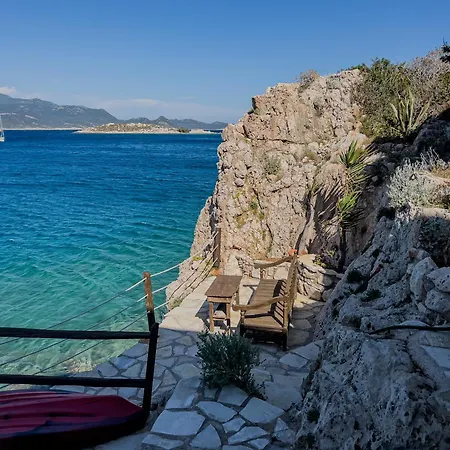 Agnanti Studios Apartment Megisti