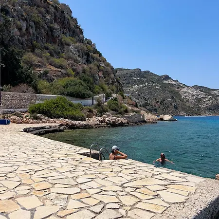 Agnanti Studios Apartment